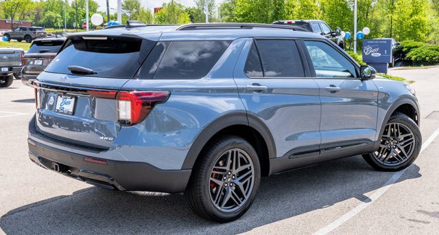 New 2026 Ford Explorer ST-Line w/ ST-Line Street Pack AWD/4WD image 3