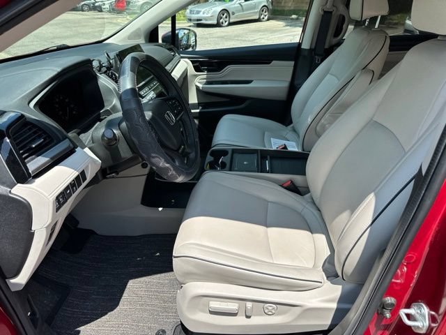 Used 2025 Honda Odyssey Touring image 11