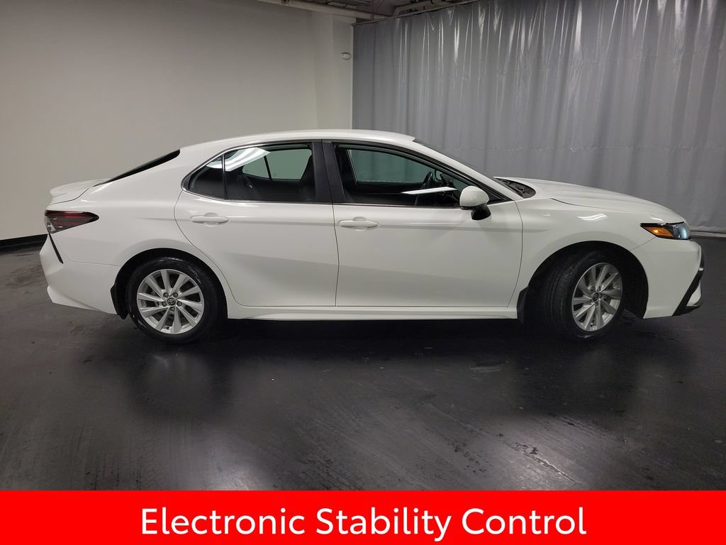 Used 2024 Toyota Camry SE FWD image 9