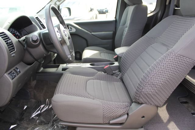 Used 2017 Nissan Frontier SV image 26