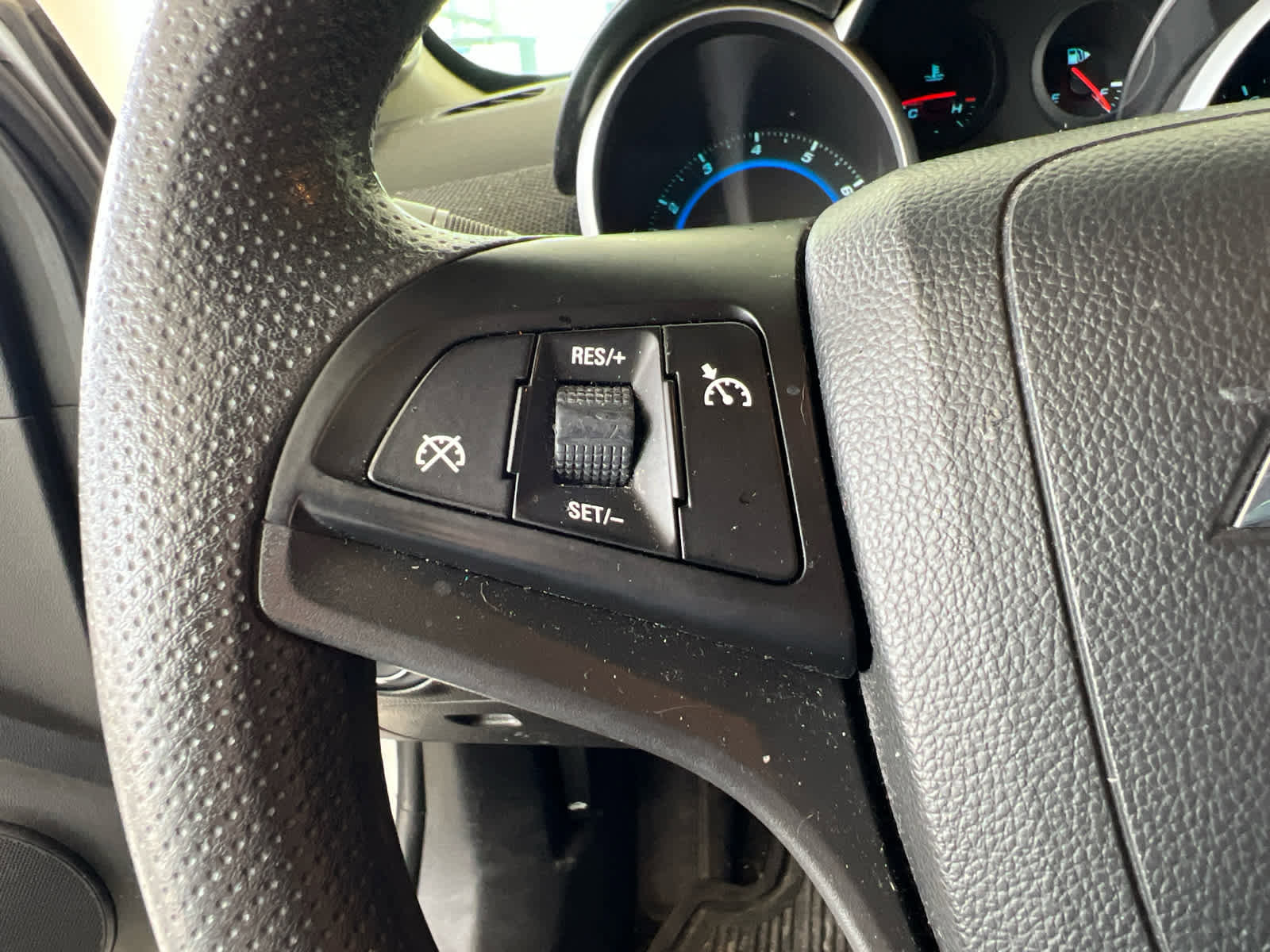 Used 2015 Chevrolet Cruze LT image 14