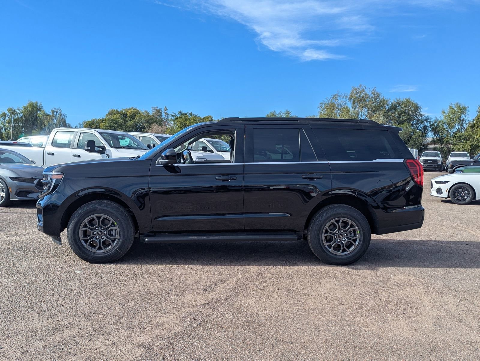 New 2026 Ford Expedition XL AWD/4WD image 2