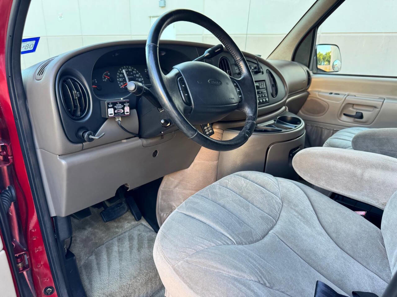 Used 1999 Ford E-250 and Econoline 250 RWD image 10
