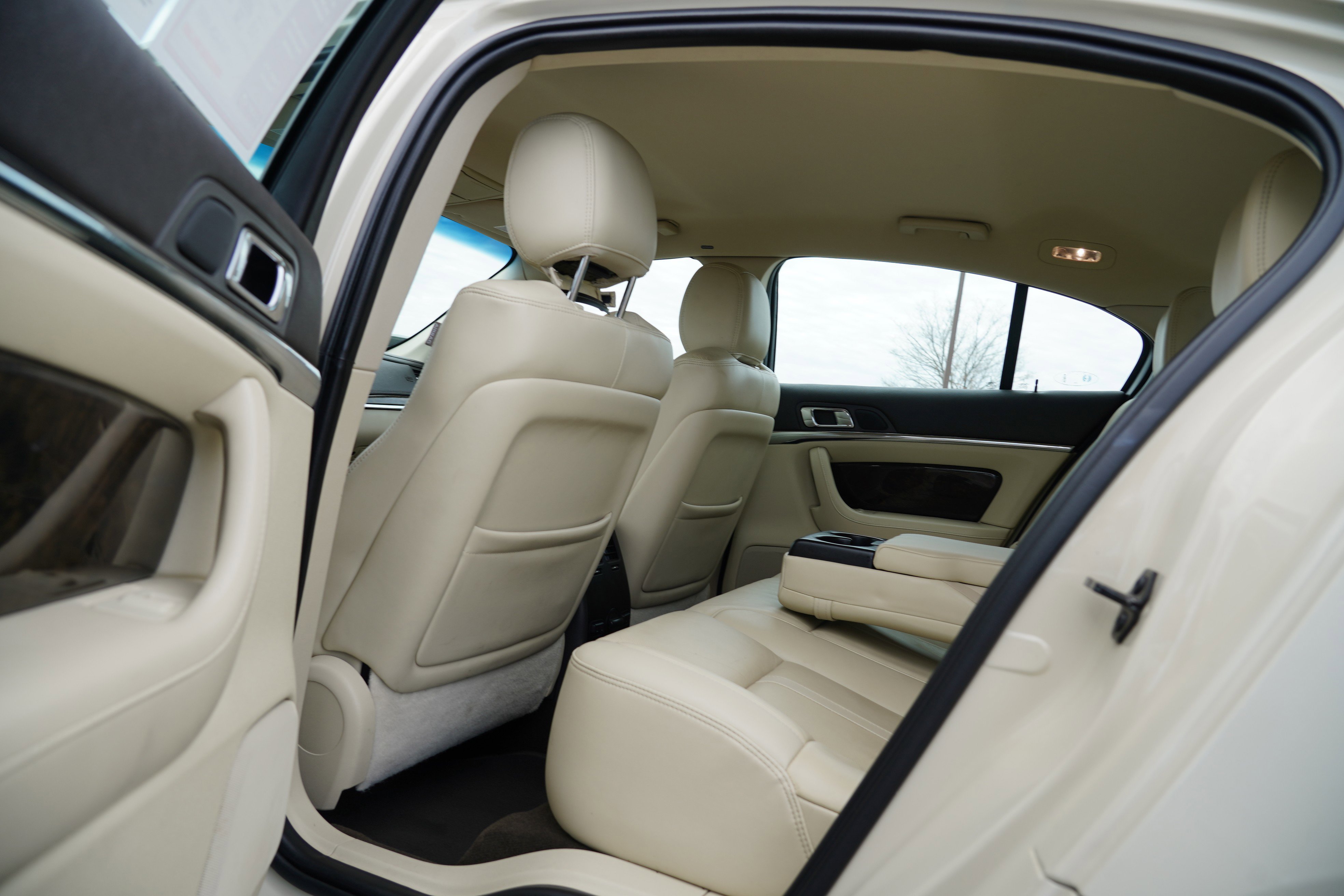 Used 2014 Lincoln MKS AWD w/ Equipment Group 101A image 21