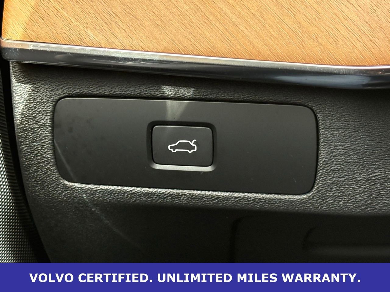 Certified 2024 Volvo XC90 B6 Plus w/ Protection Package Premier AWD/4WD image 23