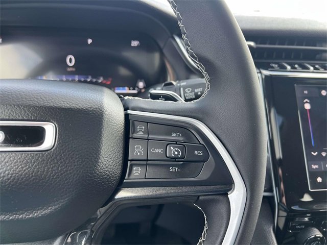 Used 2023 Jeep Grand Cherokee Laredo image 18