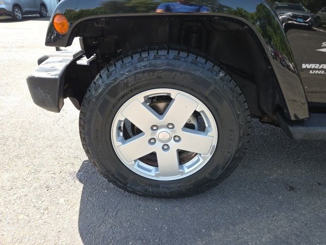Used 2012 Jeep Wrangler Unlimited Sahara w/ Dual Top Group image 18