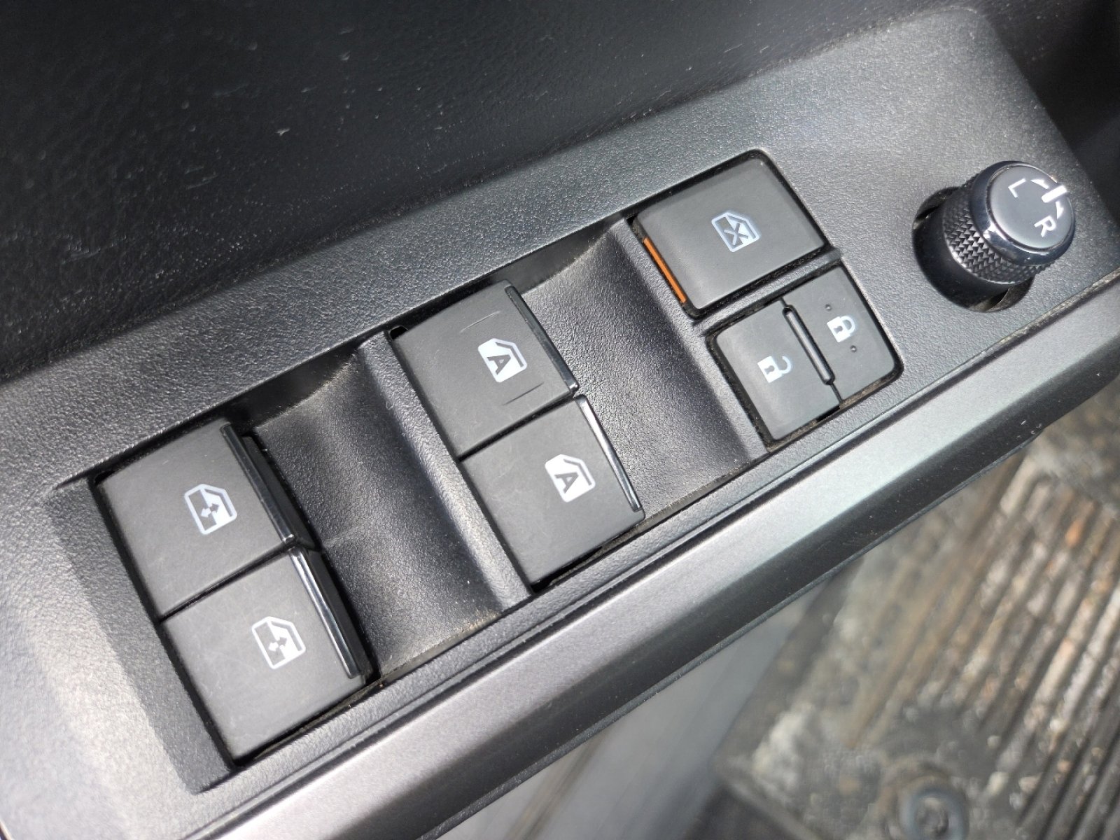 Used 2021 Toyota Tacoma TRD Off-Road AWD/4WD image 31