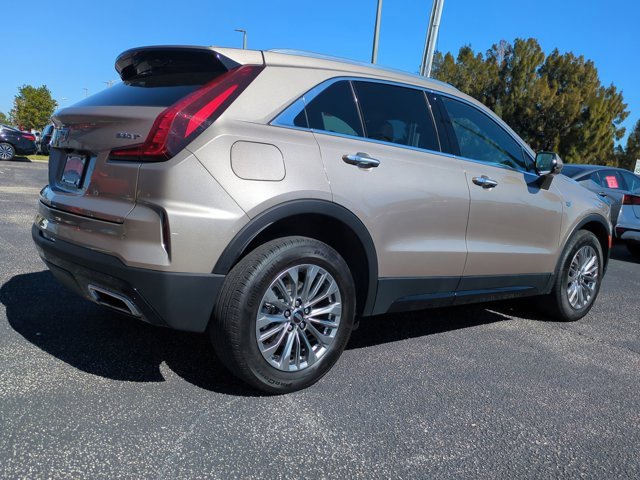 Used 2024 Cadillac XT4 Premium Luxury image 5