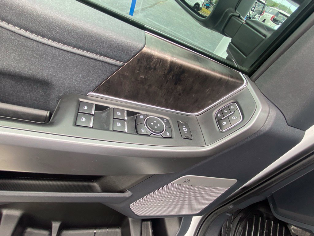 Used 2025 Ford F250 Lariat w/ Black Appearance Package AWD/4WD image 11