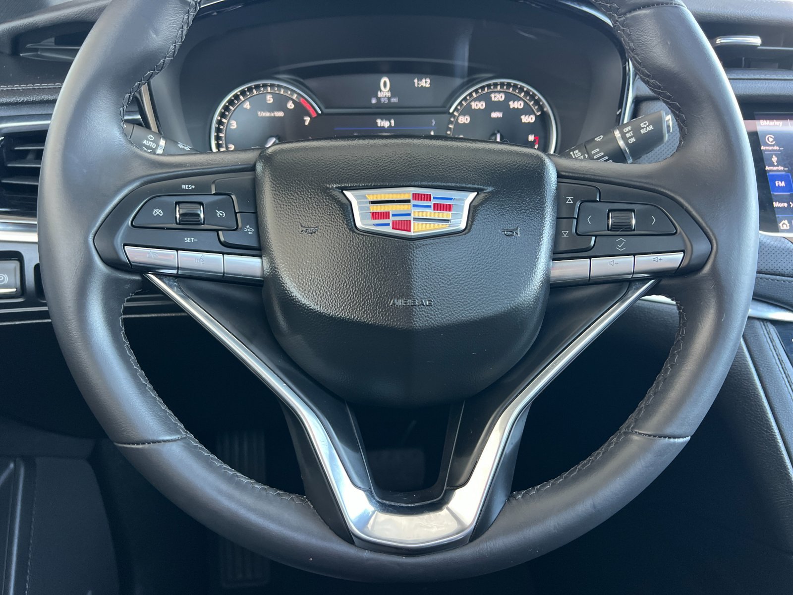 Certified 2025 Cadillac XT6 Luxury FWD image 23