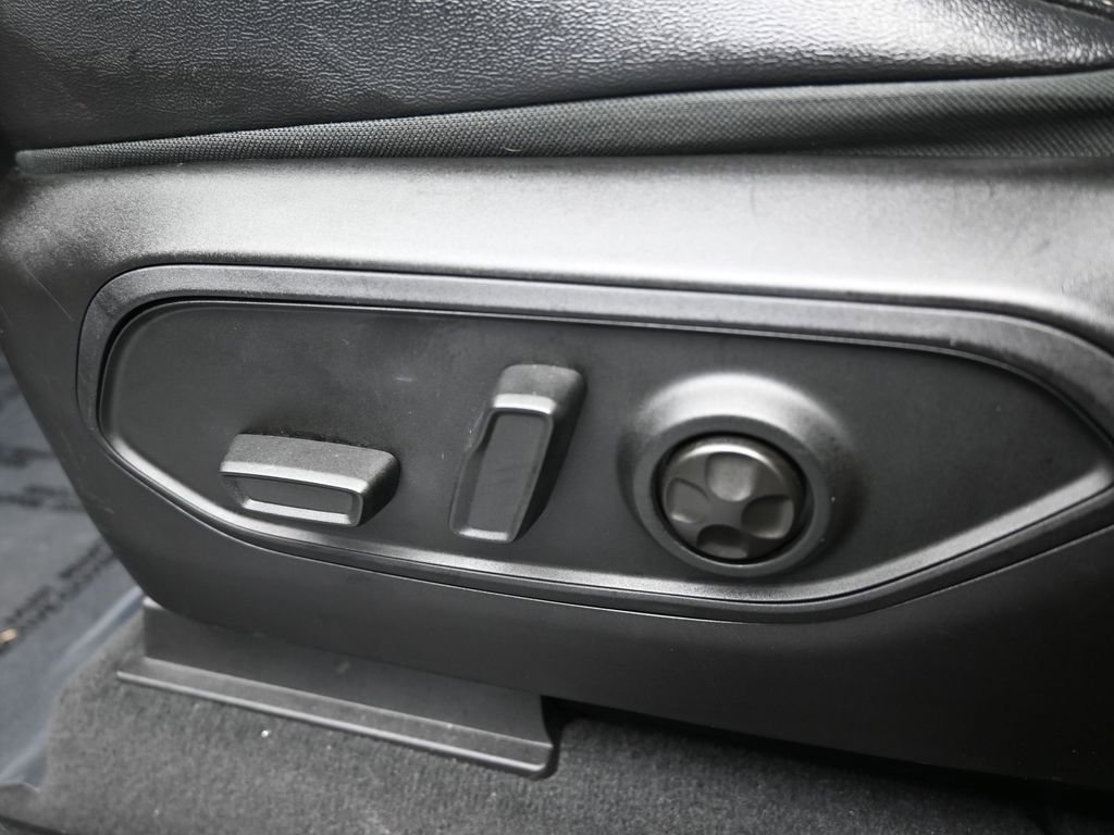 Used 2024 Jeep Grand Cherokee Altitude image 12