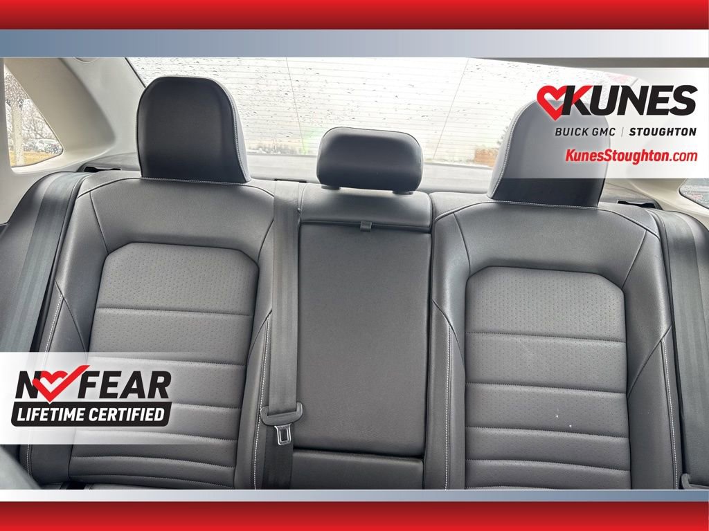 Used 2024 Volkswagen Jetta SE image 33