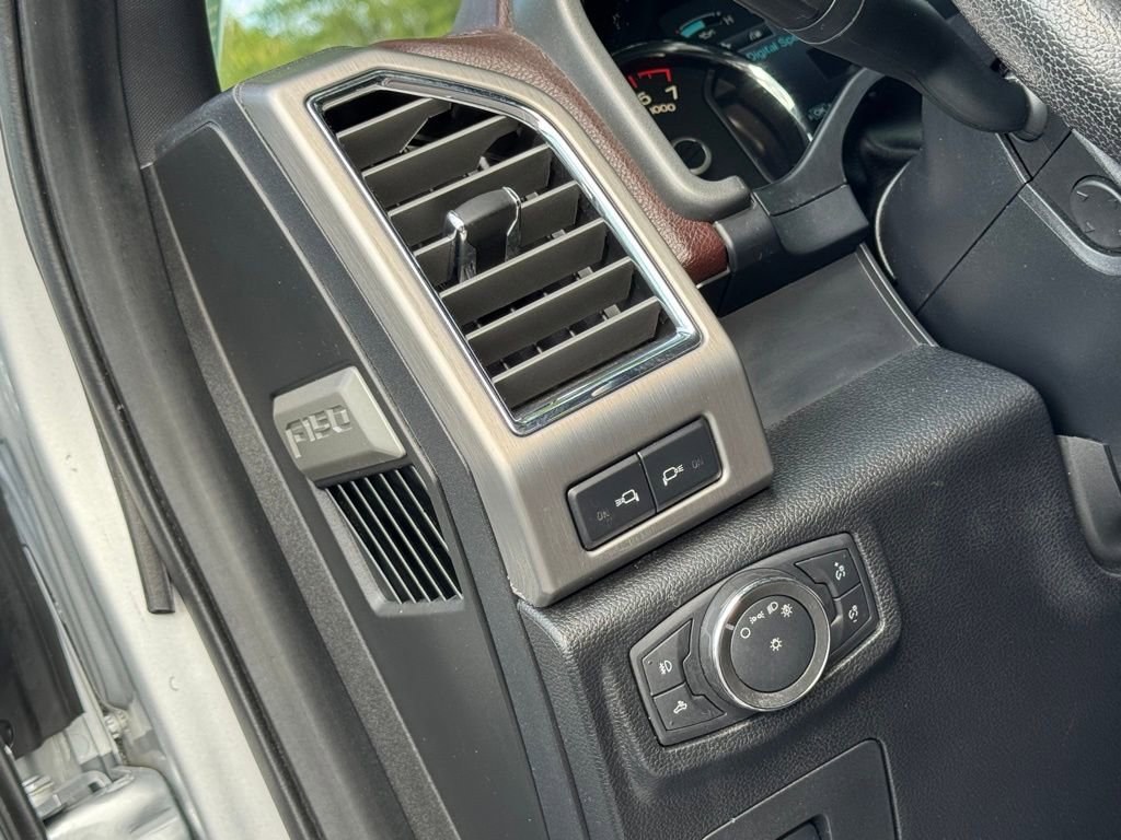 Used 2016 Ford F150 Platinum w/ Equipment Group 701A Luxury RWD image 14
