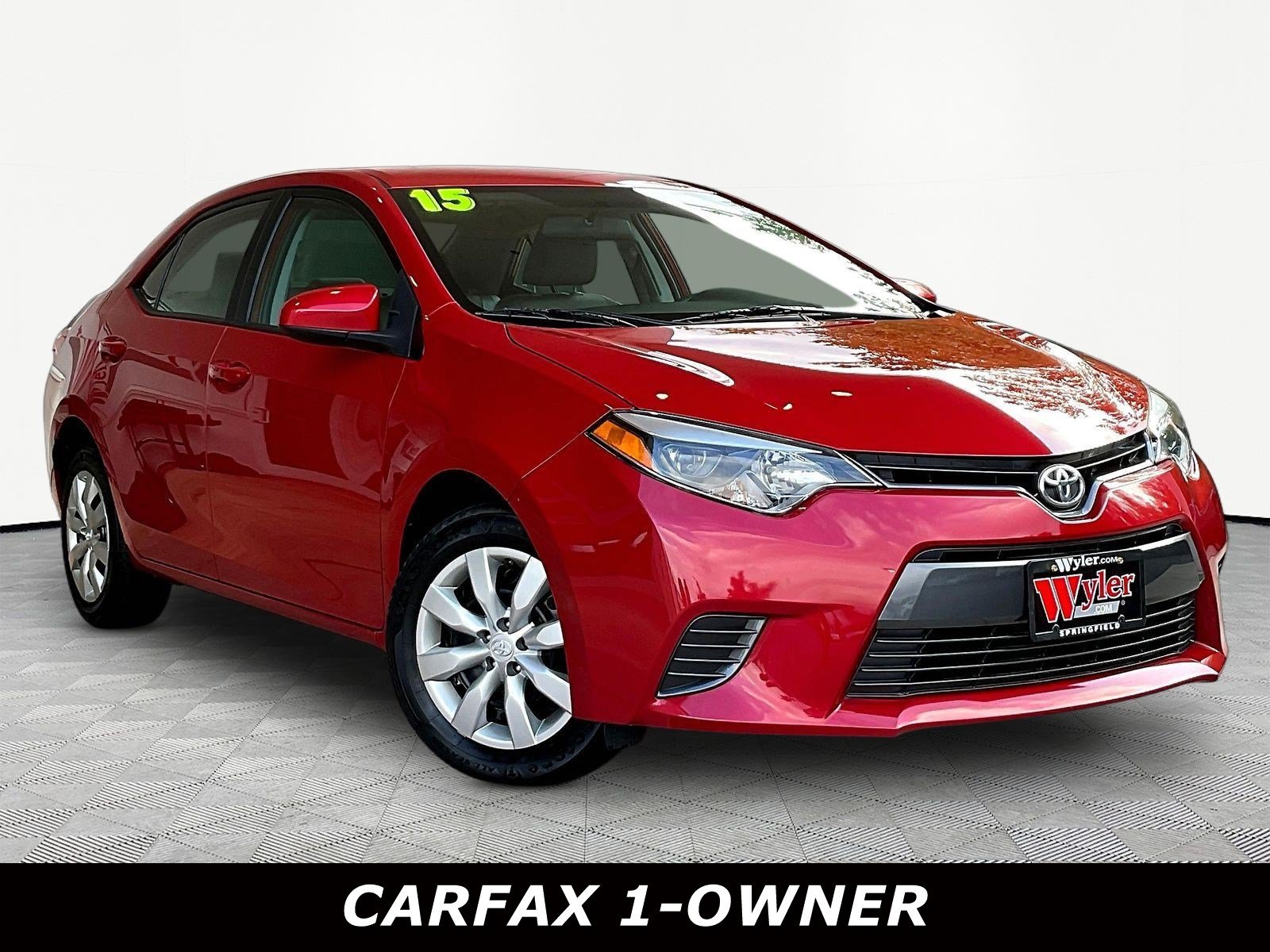 Used 2015 Toyota Corolla LE FWD image 3