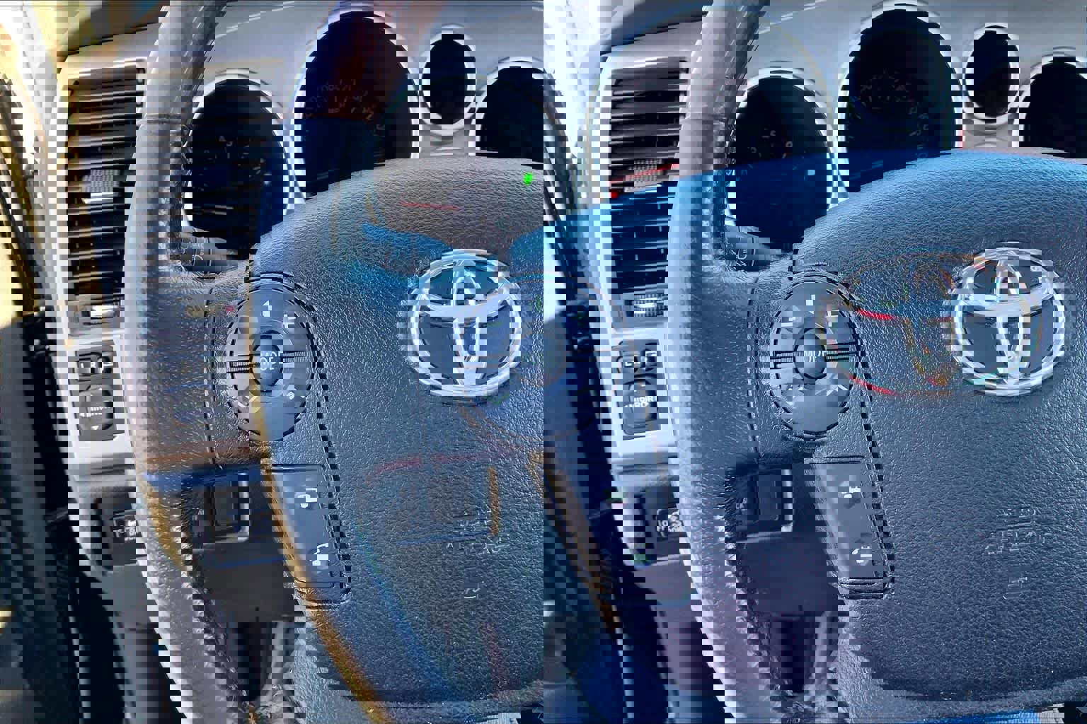 Used 2011 Toyota Tundra Limited w/ Platinum Pkg image 24