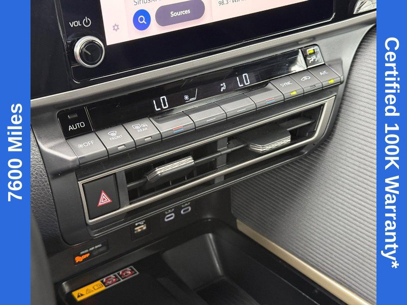 Used 2025 Toyota Camry SE FWD image 29