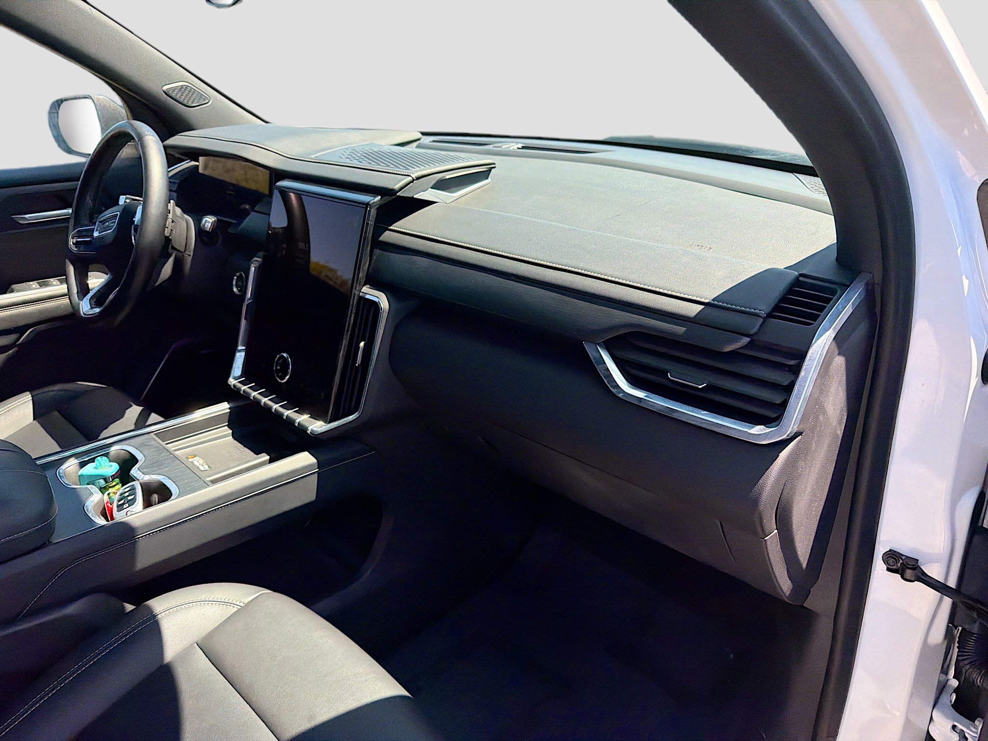 Used 2024 GMC Acadia Elevation image 13