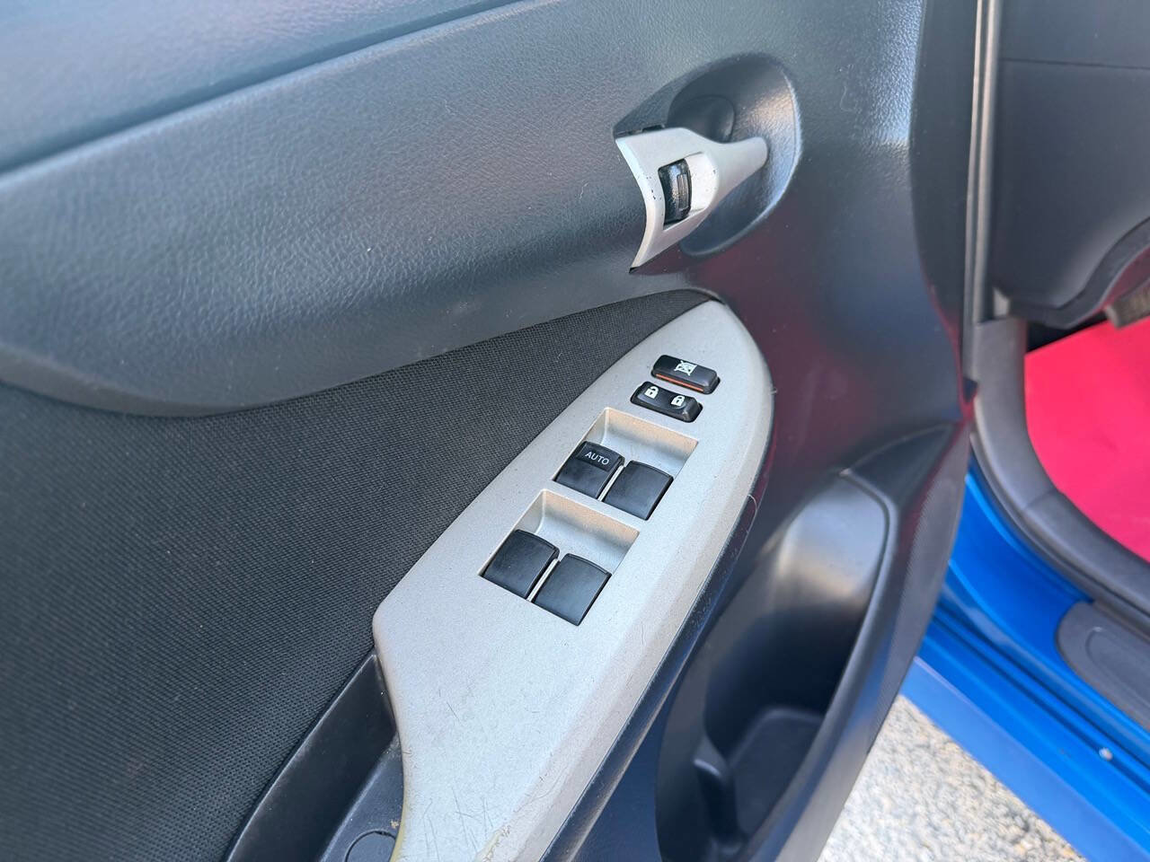 Used 2010 Toyota Corolla S image 6