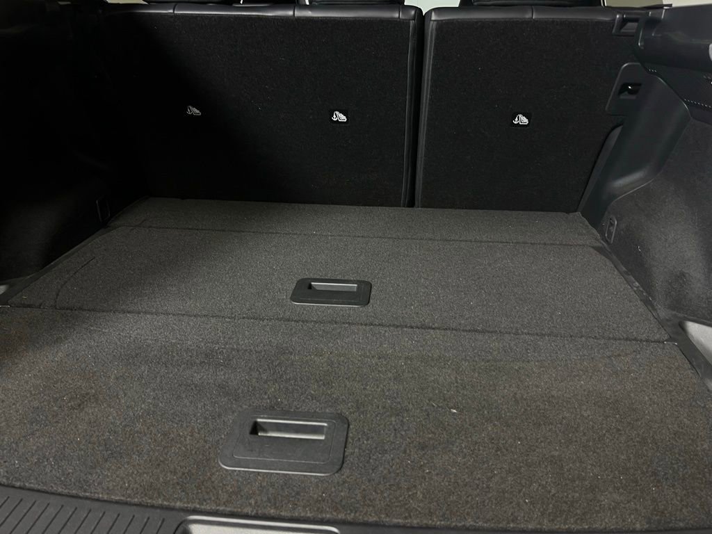 Used 2023 Nissan Ariya AWD image 32