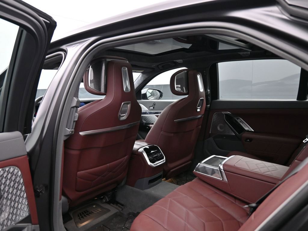 Used 2023 BMW 760i xDrive image 50