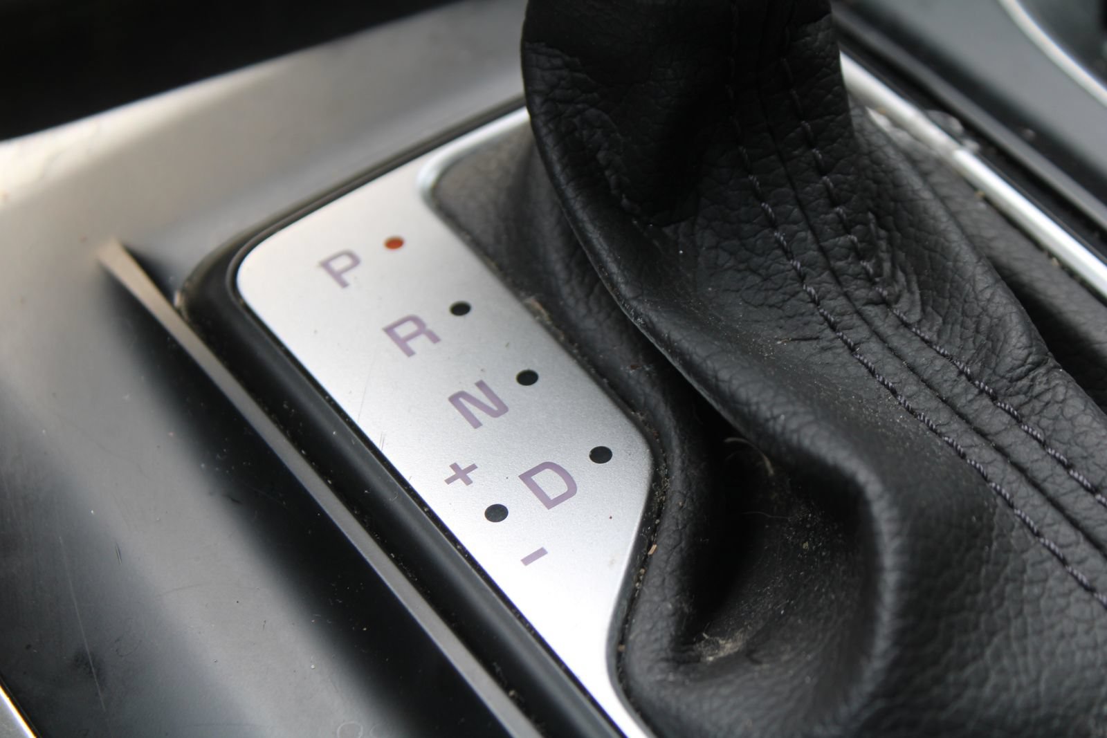 Used 2024 Kia Carnival LX FWD image 40