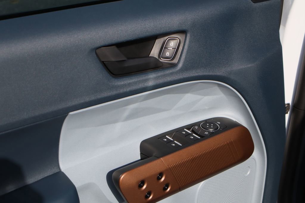 Used 2022 Ford Maverick Lariat w/ Equipment Group 500A Standard image 17