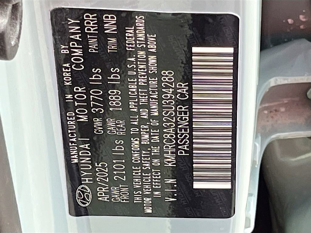 Used 2025 Hyundai Venue Limited image 32