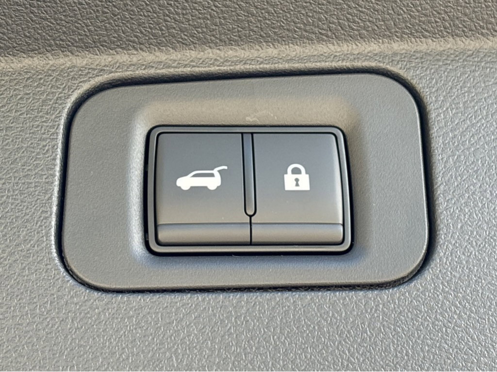 New 2026 Nissan Armada SL w/ Captain's Chari Seat Package image 30