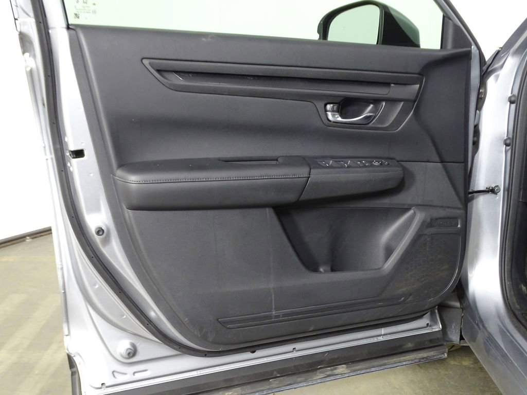 Used 2023 Honda CR-V LX image 15