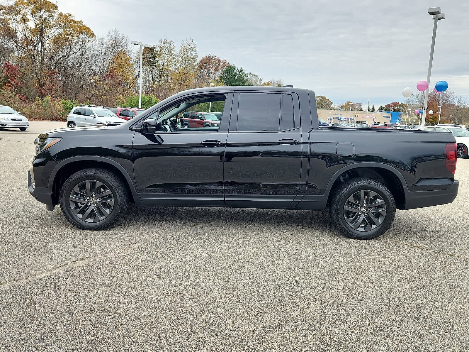 Used 2025 Honda Ridgeline Sport image 8