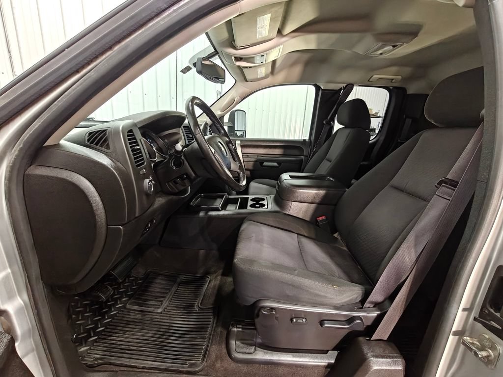 Used 2013 Chevrolet Silverado 2500 LT w/ Interior Plus Package AWD/4WD image 31