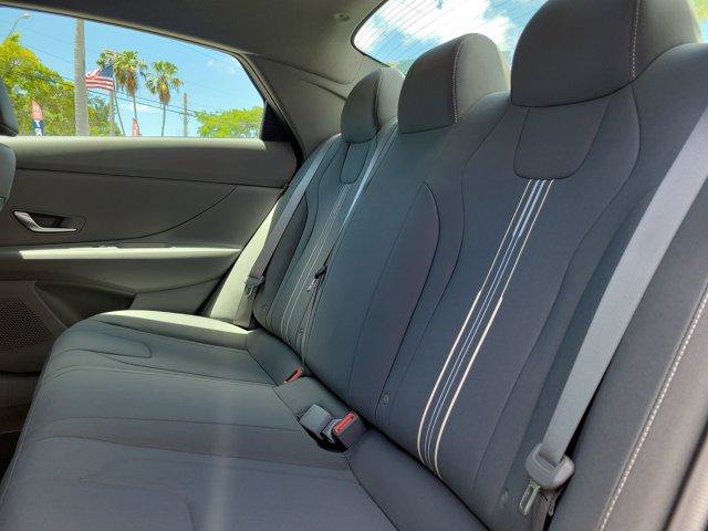 Used 2024 Hyundai Elantra Blue FWD image 13