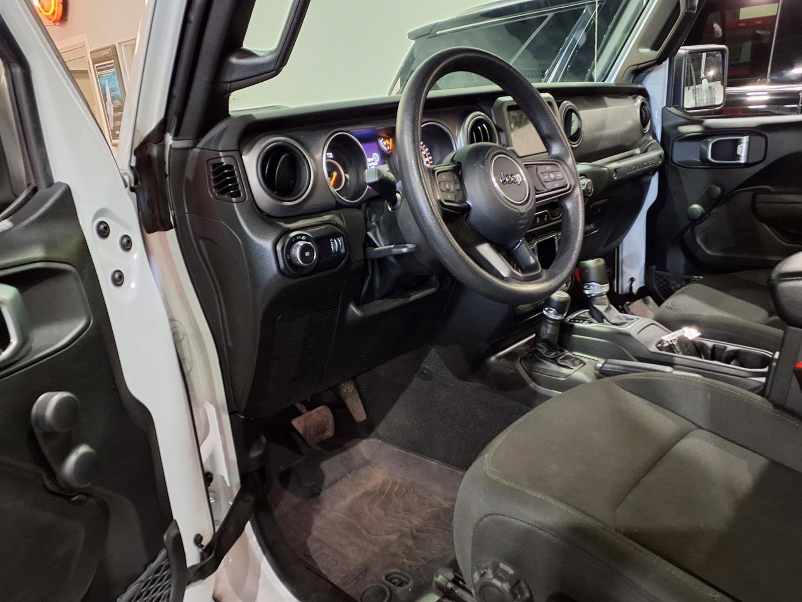 Used 2023 Jeep Wrangler Unlimited Sport AWD/4WD image 15