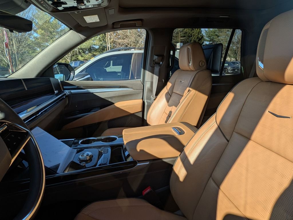 Certified 2025 Cadillac Escalade Premium Luxury w/ Touring Package image 5