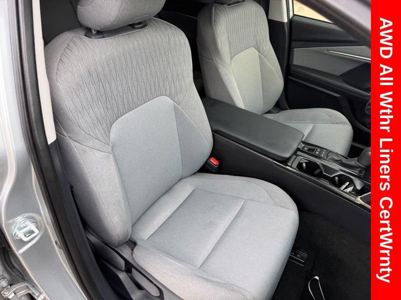 Used 2025 Toyota Camry LE AWD/4WD image 11