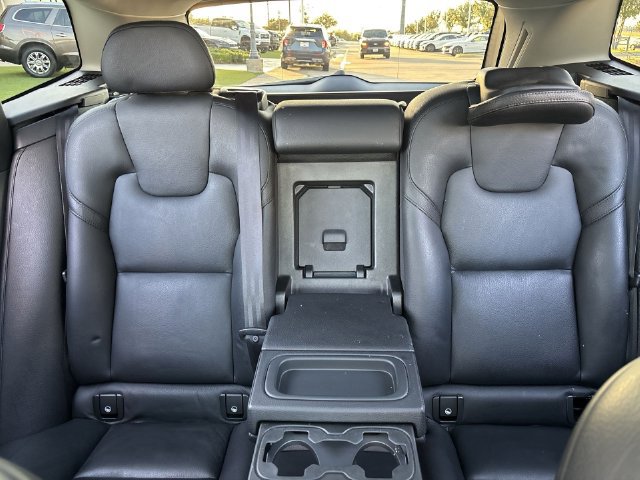 Used 2019 Volvo XC60 T5 Momentum w/ Premium Package AWD/4WD image 15