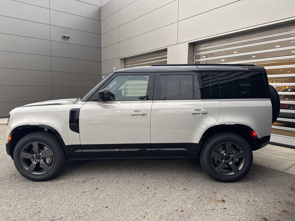 New 2026 Land Rover Defender 110 X-Dynamic SE AWD/4WD image 4