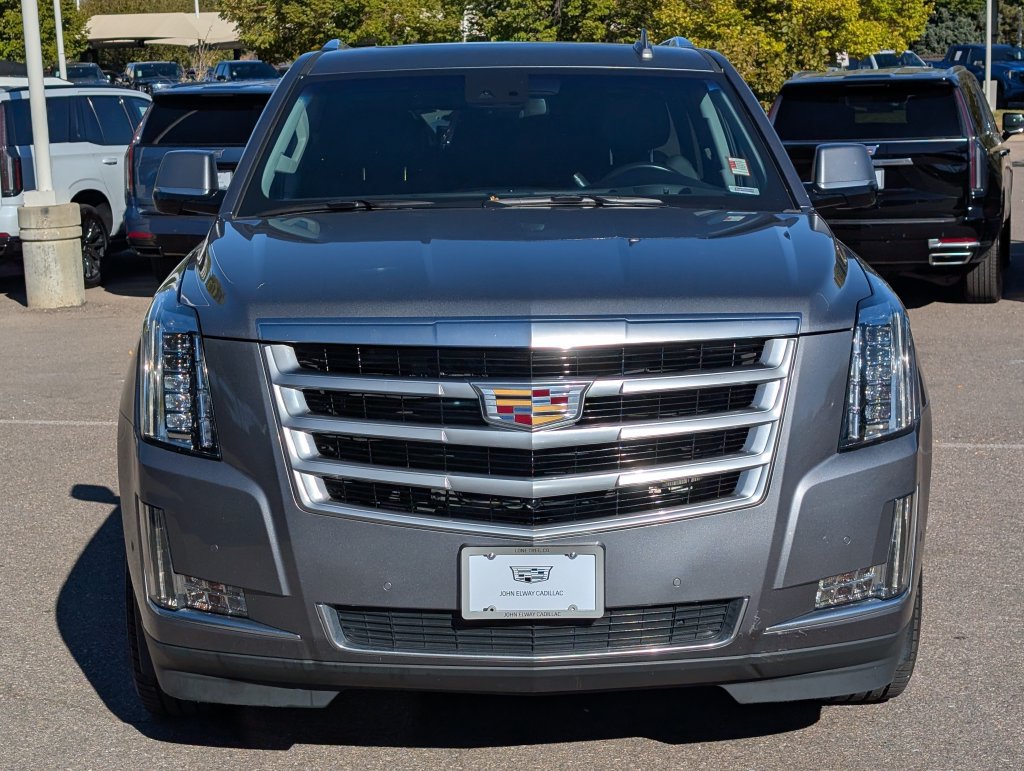 Used 2019 Cadillac Escalade Luxury AWD/4WD image 7