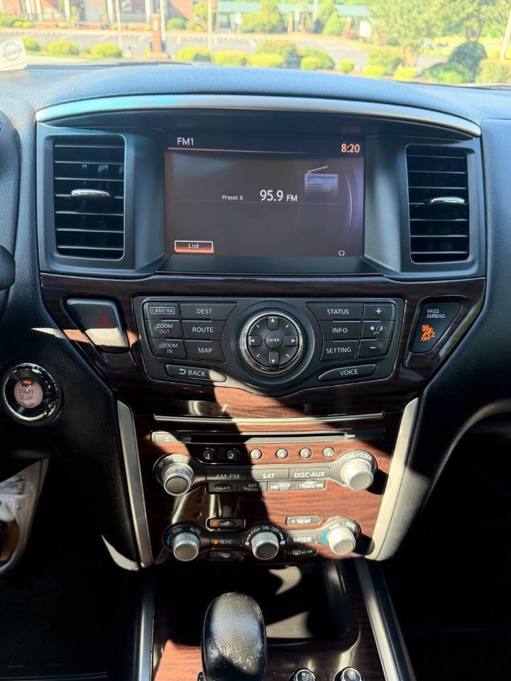 Used 2015 Nissan Pathfinder Platinum w/ Family Entertainment Package FWD image 20