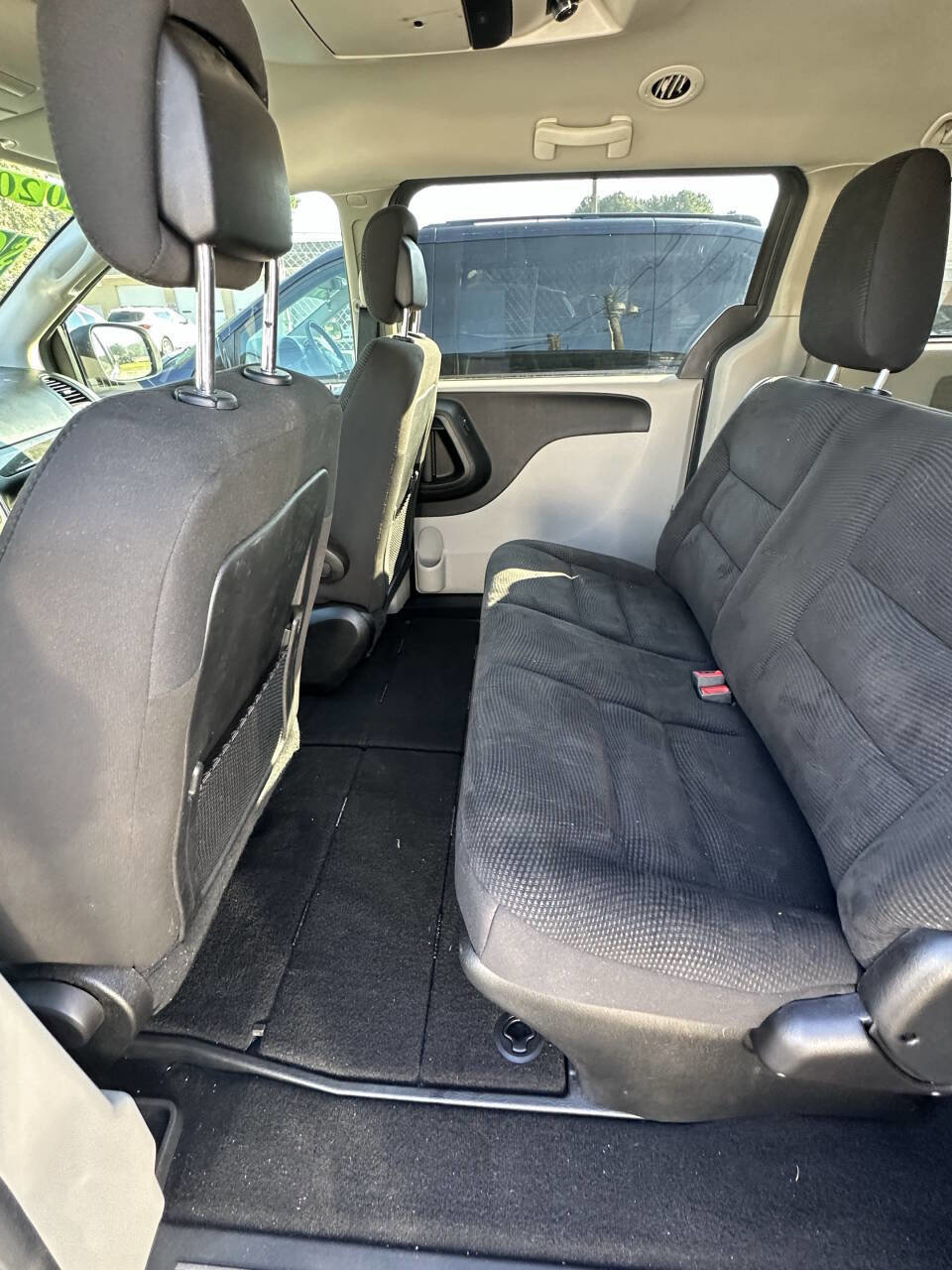 Used 2020 Dodge Grand Caravan SE w/ UConnect Hands-Free Group image 9