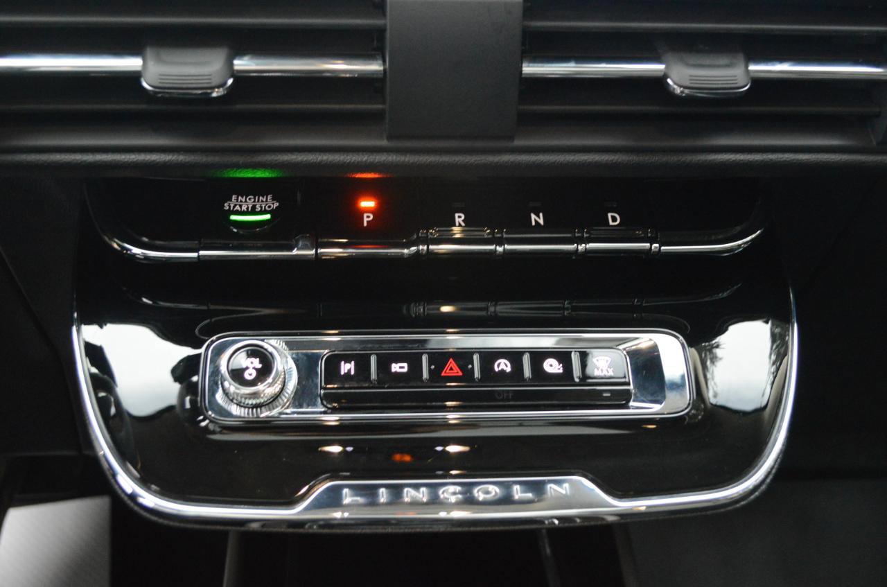 Used 2023 Lincoln Corsair AWD w/ Equipment Group 101A image 28