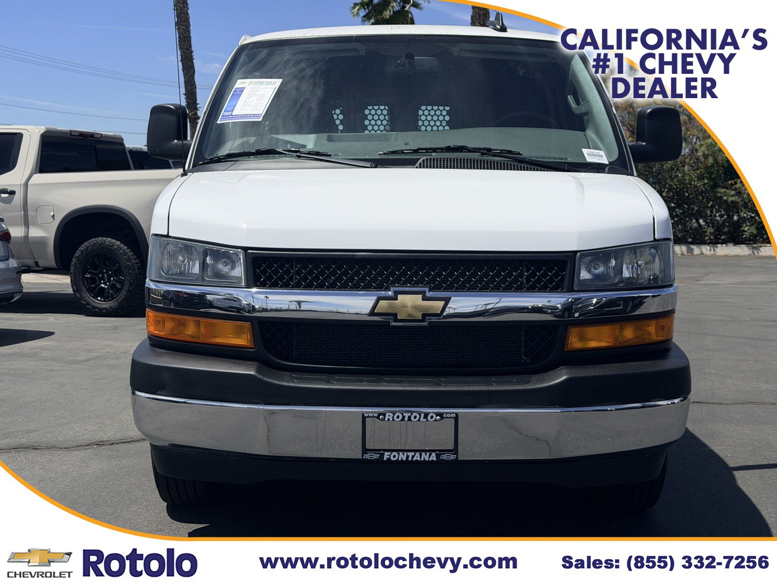 Used 2025 Chevrolet Express 2500 w/ Driver Convenience Package RWD image 2
