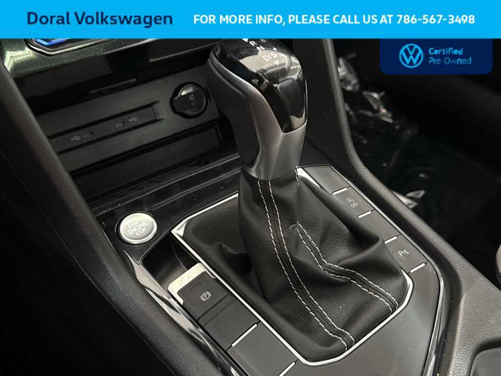 Used 2025 Volkswagen Taos SE FWD image 21