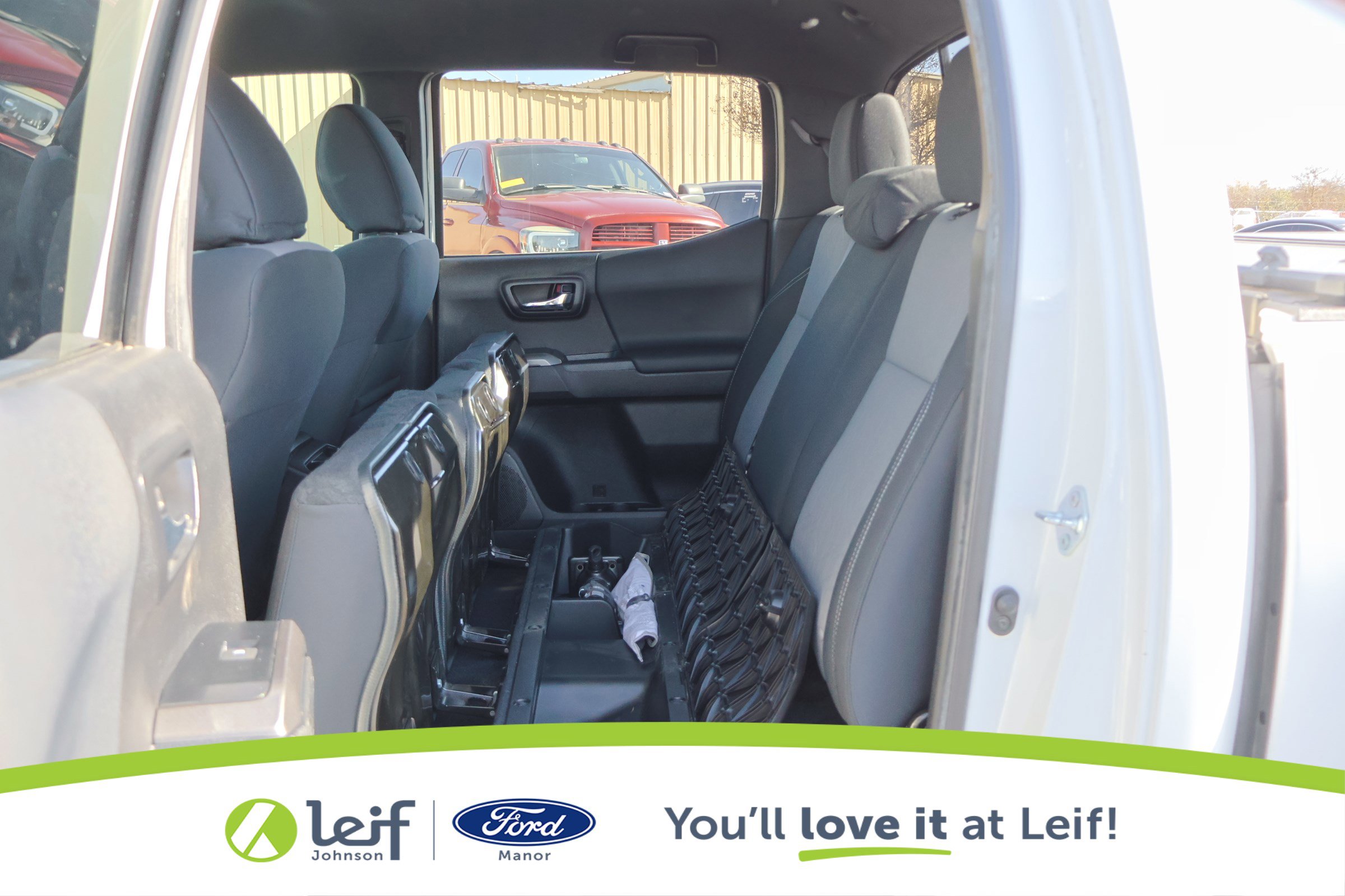 Used 2023 Toyota Tacoma TRD Off-Road image 29