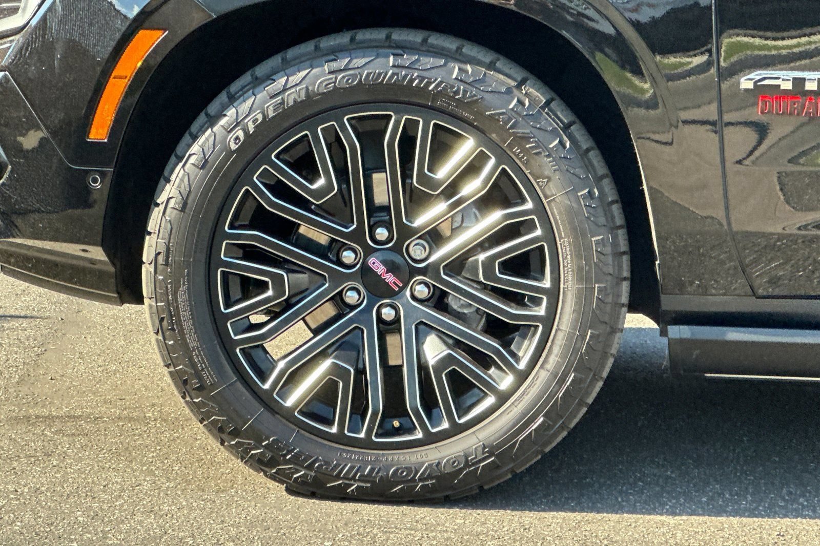 Certified 2025 GMC Yukon XL AT4 Ultimate AWD/4WD image 28