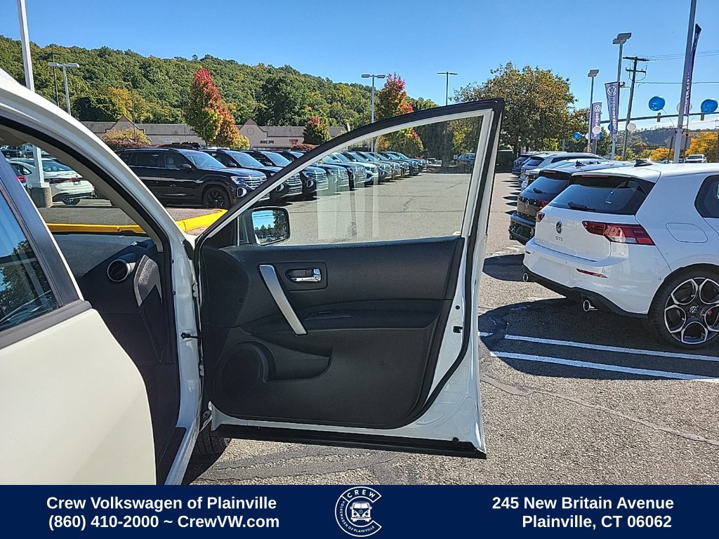 Used 2015 Nissan Rogue S w/ Convenience Package AWD/4WD image 42