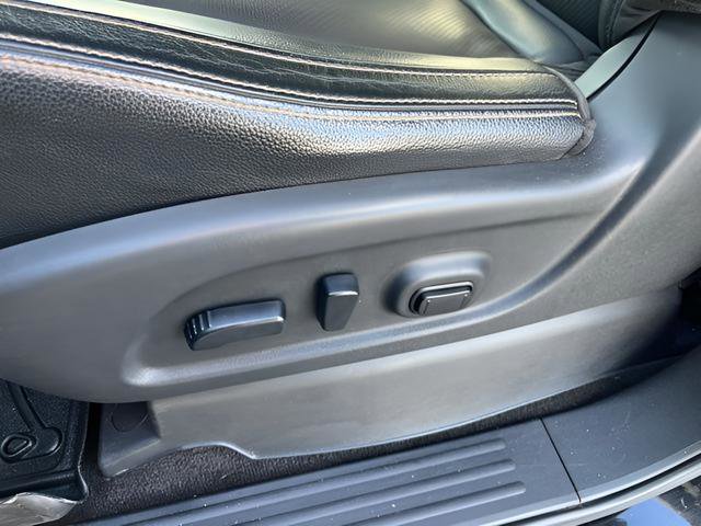 Used 2018 Nissan Titan SL w/ Midnight Edition image 11