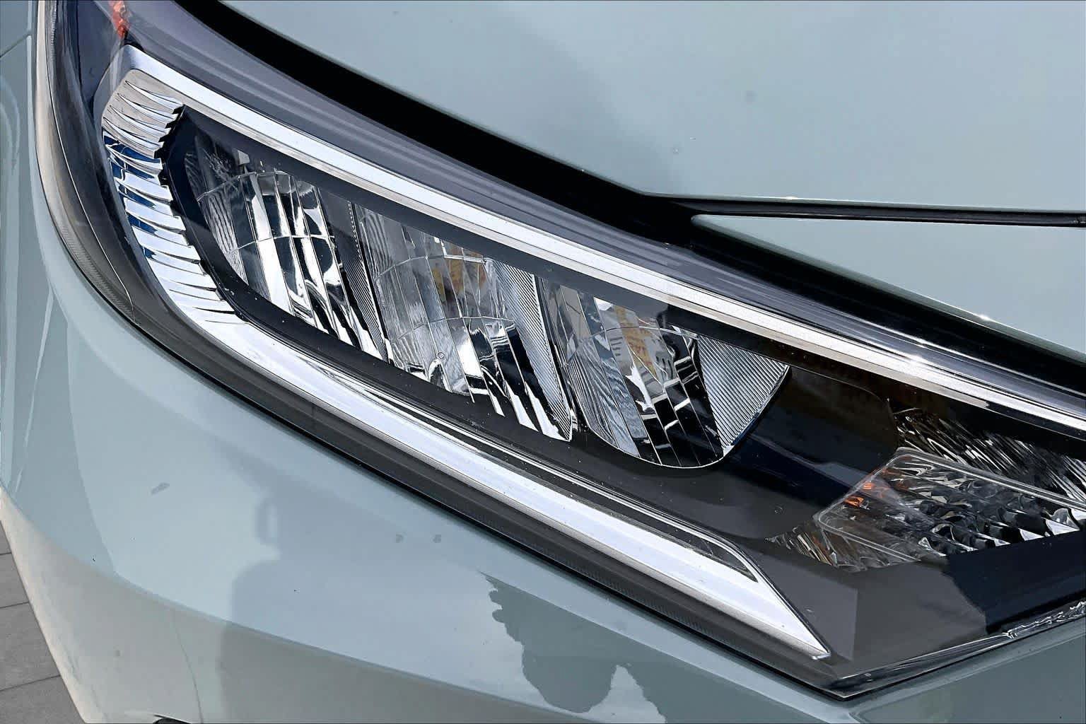 Used 2019 Toyota RAV4 XLE FWD image 28