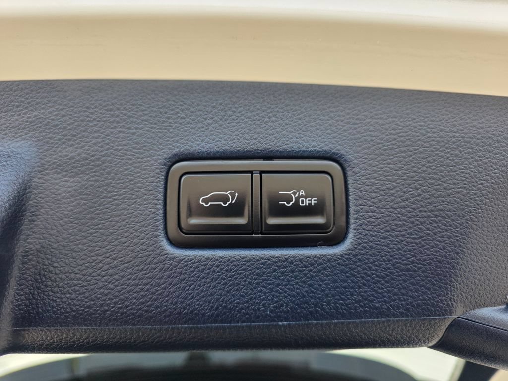 Used 2025 Kia Carnival SX Prestige FWD image 38